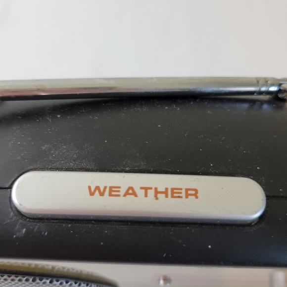 VINTAGE EMERSON INSTANT WEATHER BAND AM/FM RADIO MODEL RP1103 TEST WORKS - Picture 9 of 11
